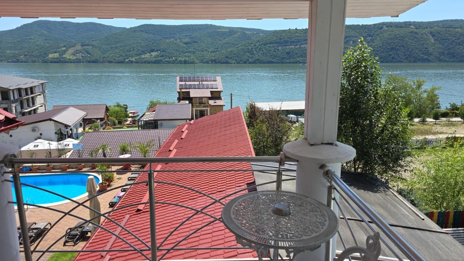 Hotel Casa Marina Ieşelniţa Exterior foto