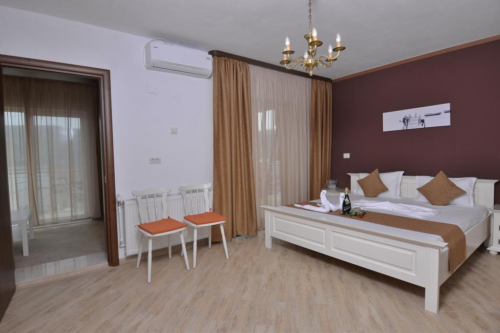 Hotel Casa Marina Ieşelniţa Exterior foto