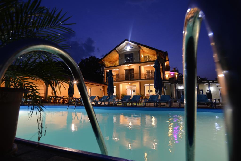 Hotel Casa Marina Ieşelniţa Exterior foto