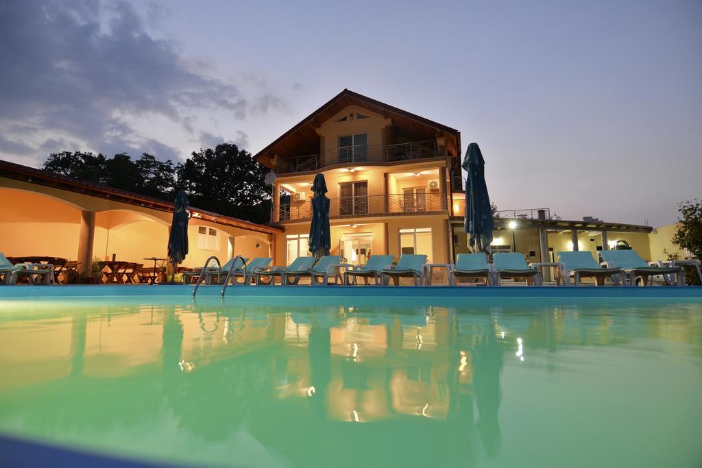 Hotel Casa Marina Ieşelniţa Exterior foto