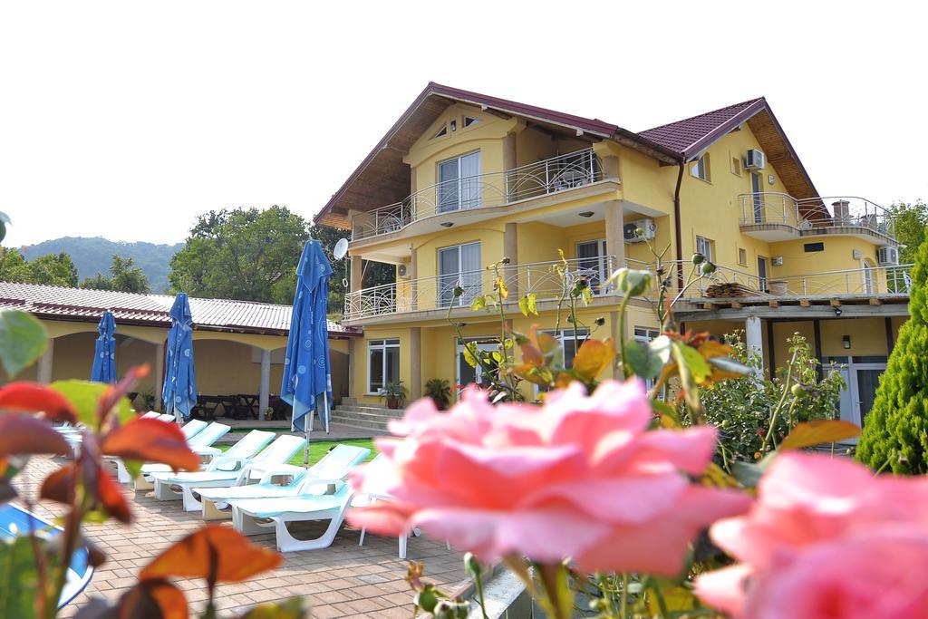 Hotel Casa Marina Ieşelniţa Exterior foto