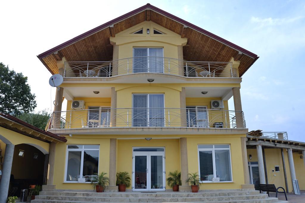 Hotel Casa Marina Ieşelniţa Exterior foto