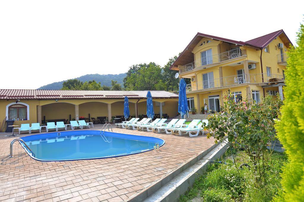Hotel Casa Marina Ieşelniţa Exterior foto