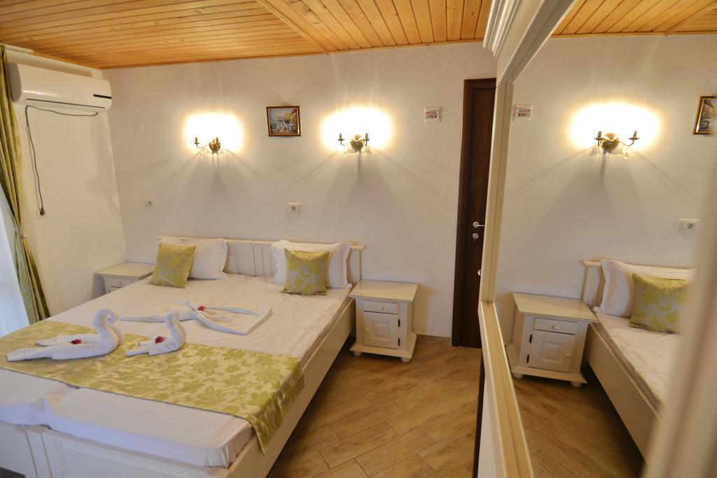 Hotel Casa Marina Ieşelniţa Exterior foto