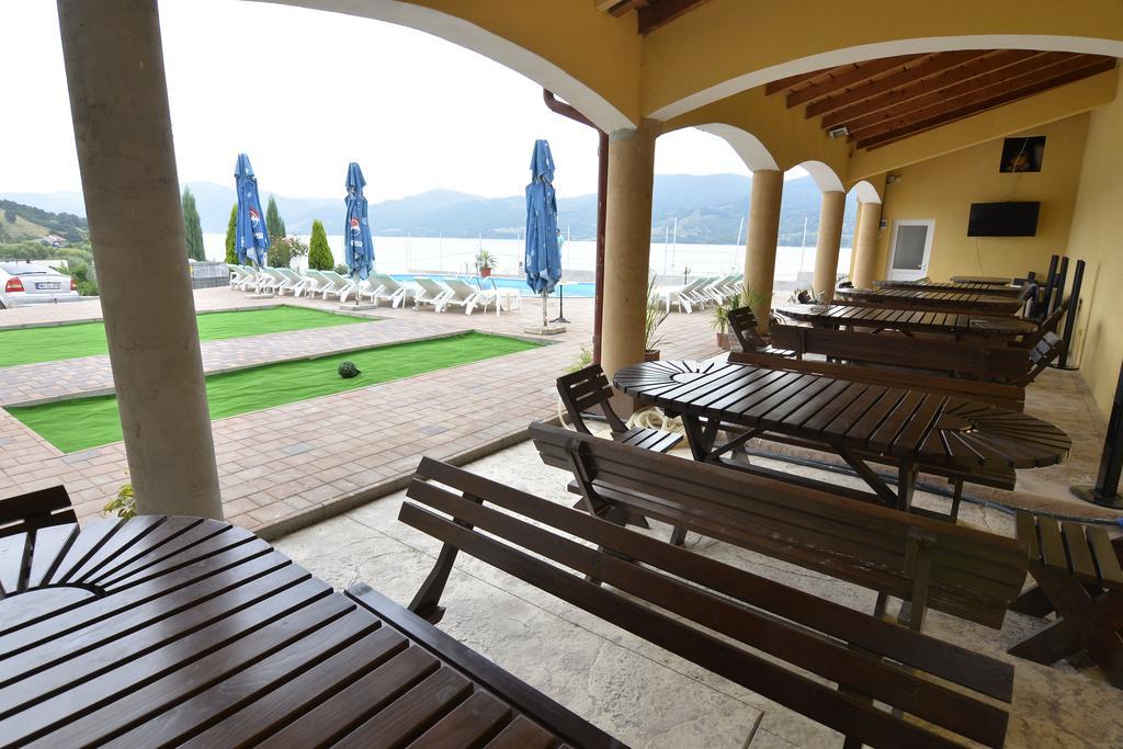 Hotel Casa Marina Ieşelniţa Exterior foto