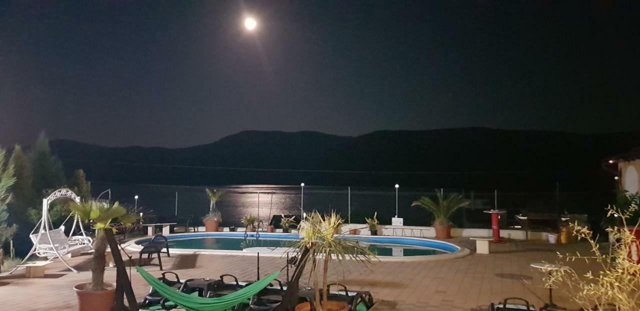 Hotel Casa Marina Ieşelniţa Exterior foto